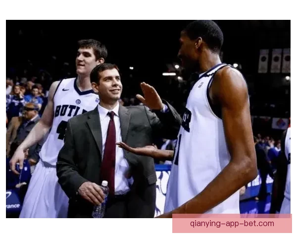 多诺万成接盘北卡罗莱纳大学男篮主帅 史蒂文斯主动放弃竞争